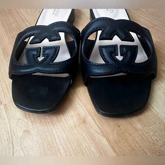 Gucci Interlocking G Cutout Leather Sandal - Picture 5 of 5